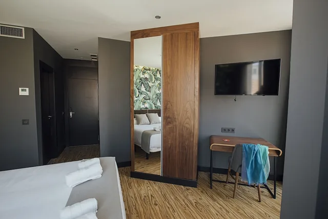 غرفة سوبيريور بسريرين منفصلين بإطلالة على المدينة، Malaga Premium Hotel 6/10