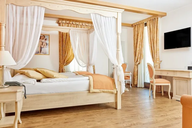 1 Bedroom, Romantic, Studio, Suite, Queen Bed, Lake Side, Sofa، Boutique Hotel Brenzone 3/7