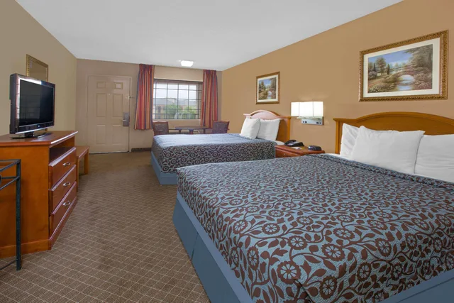 غرفة بسريرين كوين للمدخنين، Days Inn by Wyndham Ruston LA 2/2