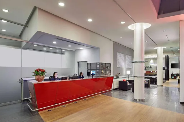 جناح جونيور بسرير كينج بشرفة، Lindner Hotel Cologne Am Dom, part of JdV by Hyatt 1/1