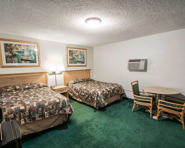 غرفة بسريرين مزدوجين لذوي الإعاقة، Rodeway Inn Fort Pierce US Highway 1 FL 3/4