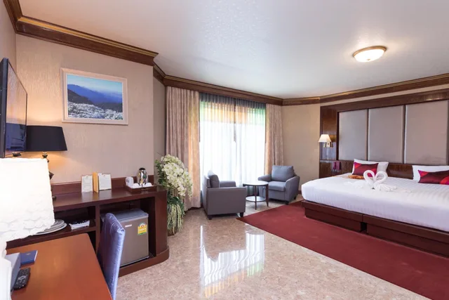 جناح جونيور، Erawan Hotel 6/7