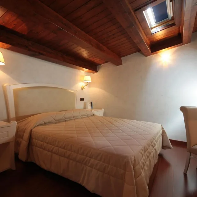 غرفة بسرير مزدوج أو سريرين منفصلين، Hotel Rojan 6/10