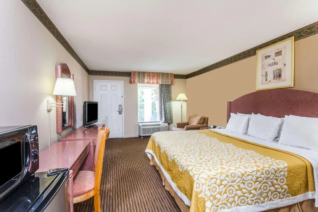 غرفة بسرير كينج، Red Roof Inn Nashville - Franklin 1/1