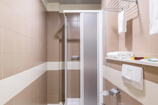 Happy, Standard, Triple, 3 Beds، B&B Hotel Milano Ornato 9/10