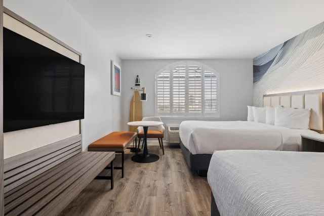 Room, 2 Queen Beds, Hotel Skye San Bruno 3/10