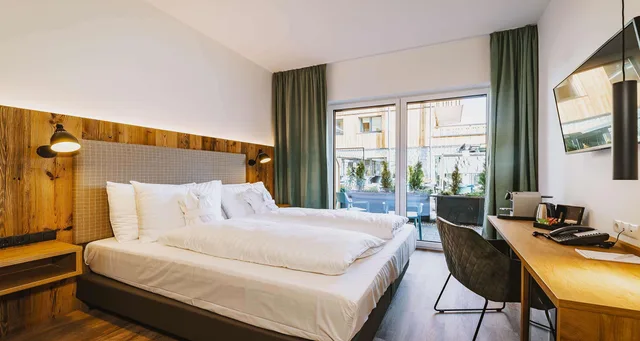 غرفة بسرير مزدوج بشرفة، Name: Elements Resort Zell Am See 2/3