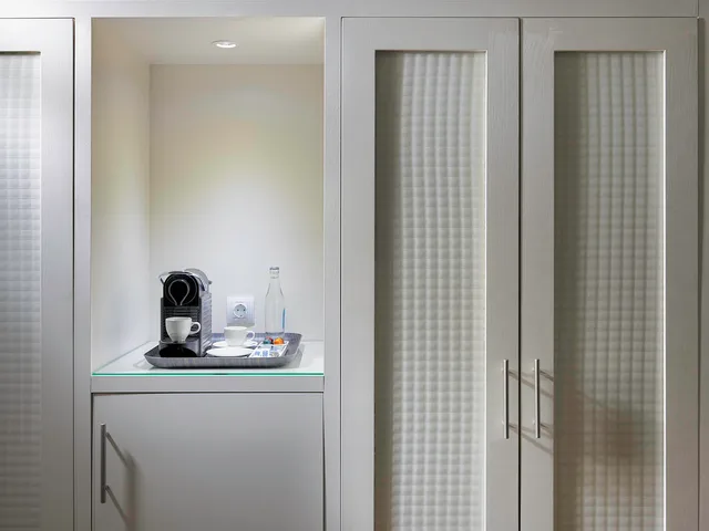 جناح بإطلالة على المسبح، H10 White Suites - Adults Only 4/4