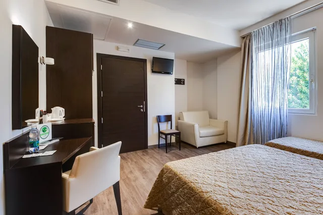 غرفة قياسية رباعية بسريرين منفصلين، Hotel Bonotto 5/7