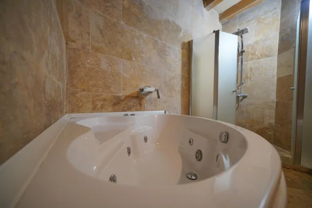 غرفة ديلوكس بسرير مزدوج بحوض استحمام، View Cave Hotel 10/10