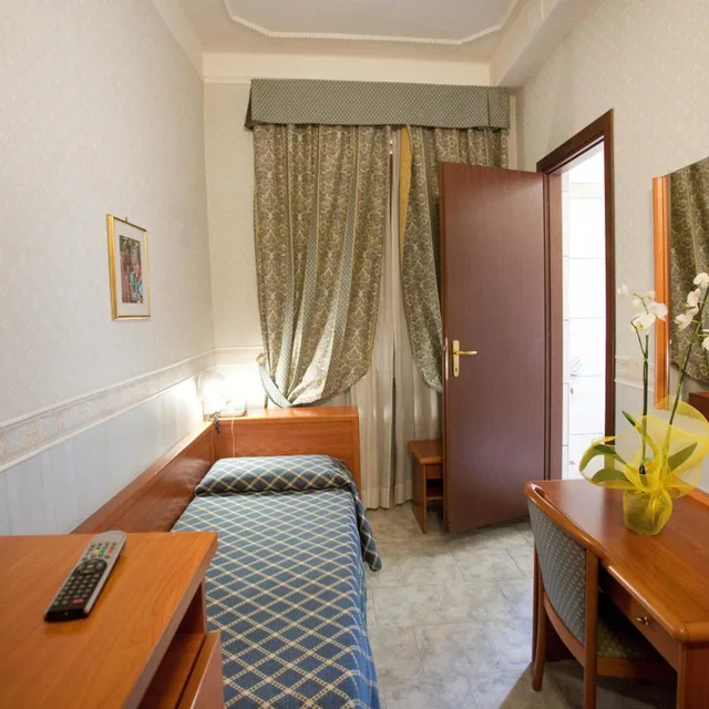 Room, Single, Hotel Emmaus 8/13