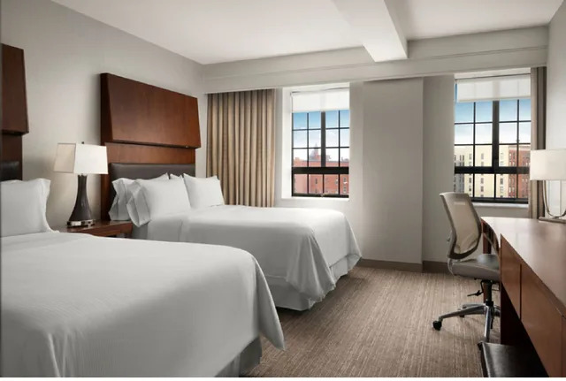 غرفة بسريرين مزدوجين، The Westin Portland Harborview 5/6