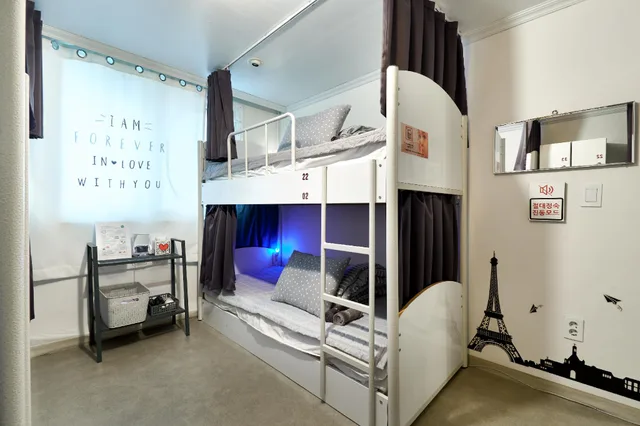 Female Dorm, Female Only, 6 Beds, Shared Bathroom، Jun Guest House - Hostel 1/1