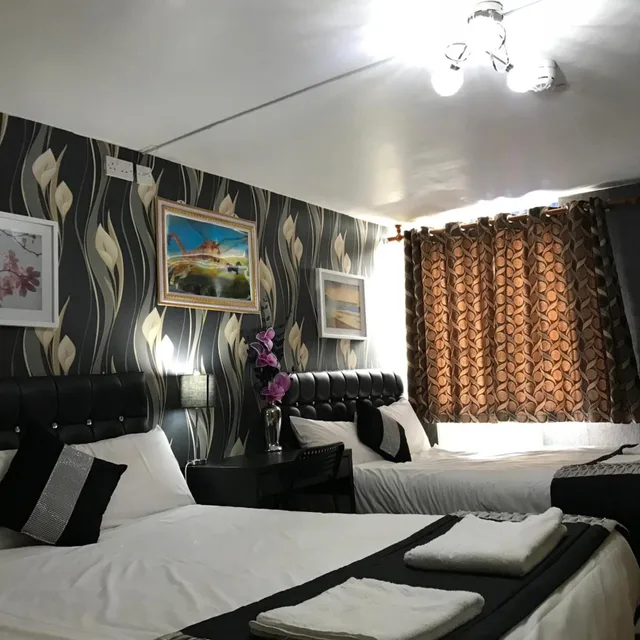Room, Quadruple, Pacific Inn London Heathrow (ex. Essex Inn Hotel) 4/6