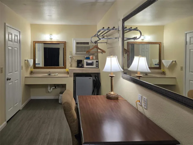 Room, 2 Queen Beds, Rodeway Inn & Suites Blythe I-10, CA 8/9