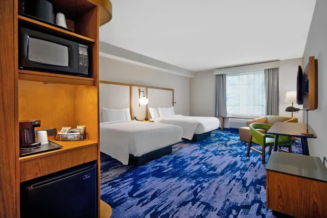 Guest Room, 2 Queen Beds, Large, Corner, Fairfield Inn & Suites by Marriott Orlando at Flamingo Crossings Town Center 1/4