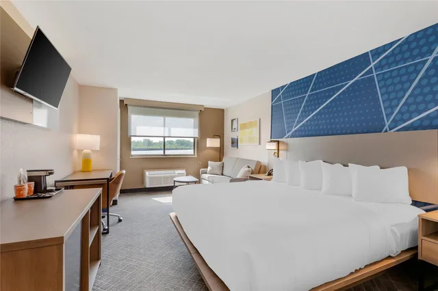 غرفة بسرير كينج، Comfort Inn River's Edge 1/7