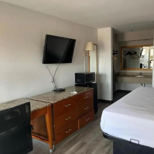 غرفة بسرير كينج للمدخنين لذوي الإعاقة، Motel6 Laurel, MS 7/10
