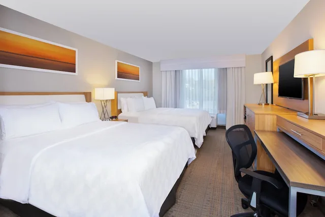 غرفة قياسية بسريرين كوين لذوي الإعاقة، HOLIDAY INN MORGANTOWN UNIVERSITY AREA 2/3