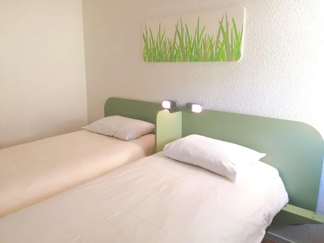 غرفة بسريرين منفصلين، Ibis Budget Poitiers Sud 4/10