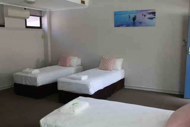 Female Dorm, Female Only, 5 Beds, The Cavenagh 1/2