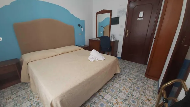 غرفة اقتصادية بسرير مزدوج أو سريرين منفصلين، Hotel Amalfi 2/3