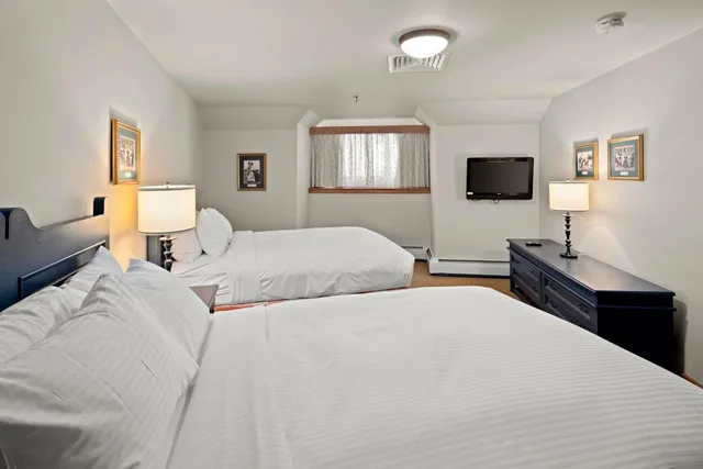 جناح عائلي، Trapp Family Lodge 1/1