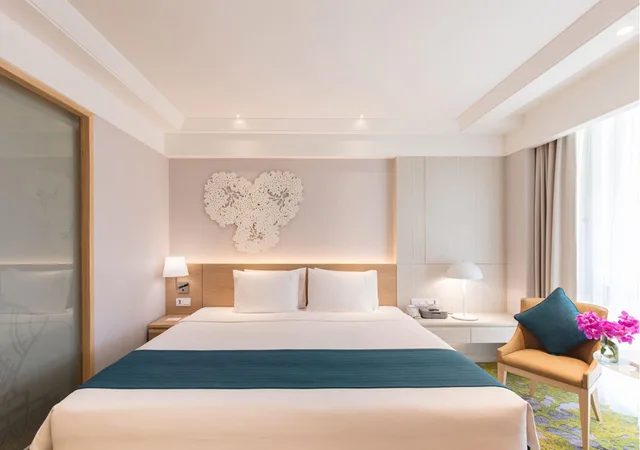 جناح، Holiday Inn Bangkok Hotel 1/3