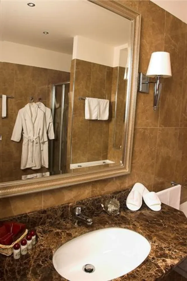 جناح جونيور بإطلالة على البحر بغرفة نوم واحدة مع أريكة، Hotel Miramare and Spa 7/8