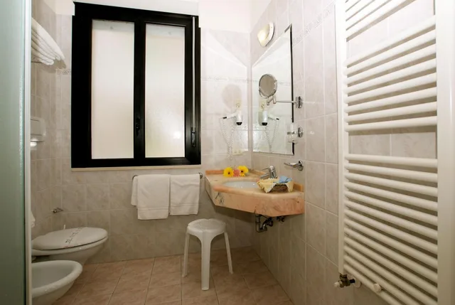 غرفة كومفورت رباعية، Hotel Athena 4/7