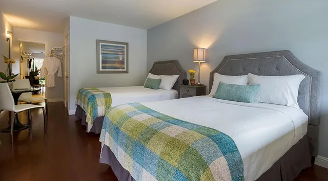 Room, Double Bed, Lake View, The Lodge At Blue Lakes 1/2