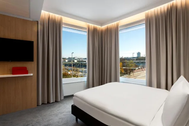 غرفة قياسية بسرير مزدوج أو سريرين منفصلين، Holiday Inn Express MUNICH CITY WEST 3/6