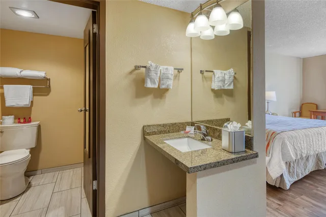 جناح بسرير كينج يُسمح فيها بالحيوانات الأليفة، SureStay Plus Hotel by Best Western Reno Airport 5/5