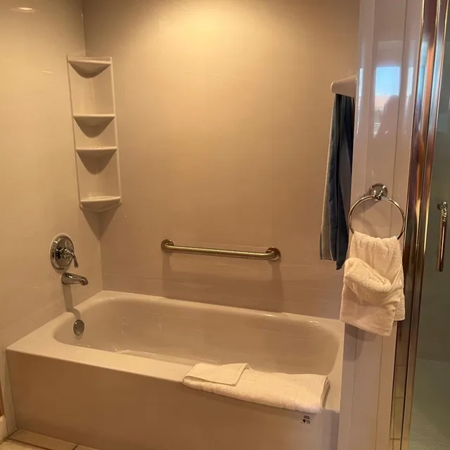 غرفة ديلوكس بسرير مزدوج، Palm Beach Shores Resort And Vacation Villas 2/4