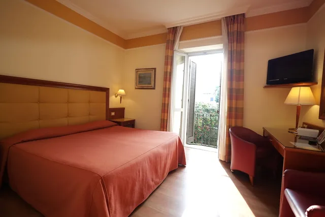 غرفة كلاسيكية بسرير مزدوج أو سريرين منفصلين بإطلالة على الحديقة، Hotel Il Chiostro 1/9