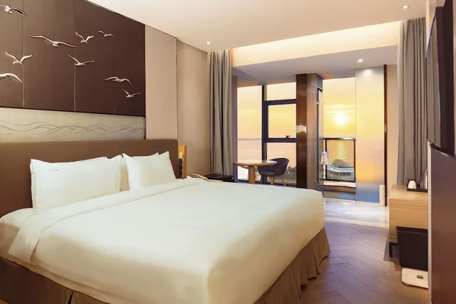 غرفة قياسية بسرير كوين للمدخنين، Holiday Inn Haikou West Coast 1/5
