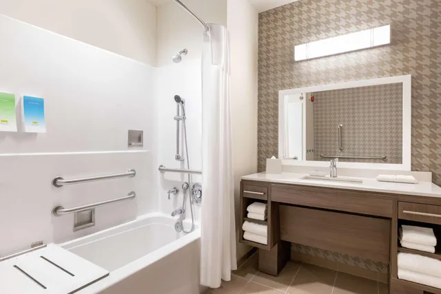 جناح استوديو بسرير كينج مع أريكة لذوي الإعاقة، Home2 Suites By Hilton Greece Rochester 3/4