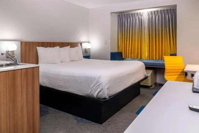 استوديو بسرير كينج، Microtel Inn and Suites by Wyndham Pigeon Forge 2/3