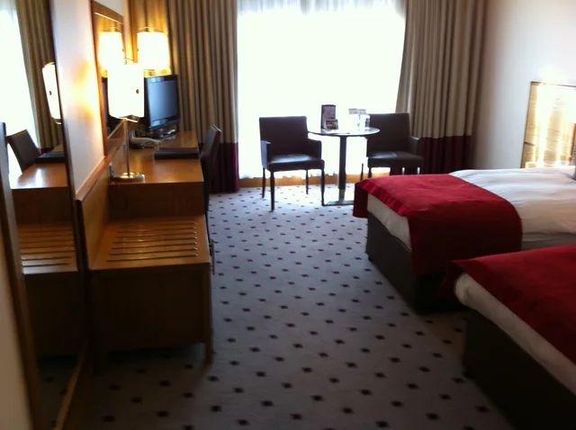 غرفة تنفيذية بسريرين منفصلين، The Crown London, WorldHotels Distinctive 1/2