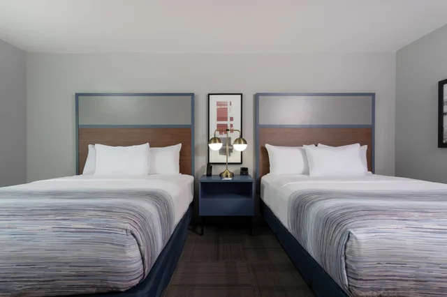 غرفة بسريرين كوين، AmericInn by Wyndham San Angelo 2/3