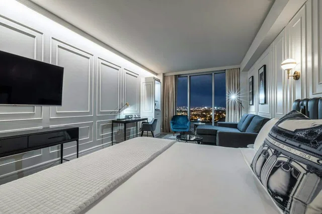 غرفة بسرير كينج مع أريكة، L Hotel Du Capitole 5/7