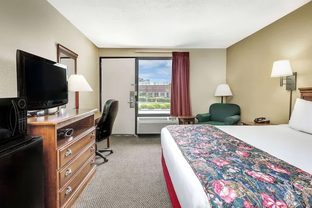 غرفة بسرير كينج، Days Inn by Wyndham Hoover Birmingham 7/10