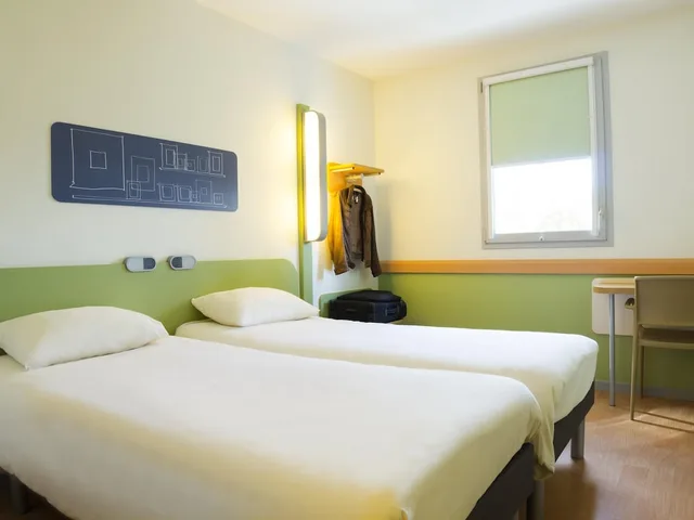 Room, Twin Beds, Ibis Budget Valence Sud 1/5