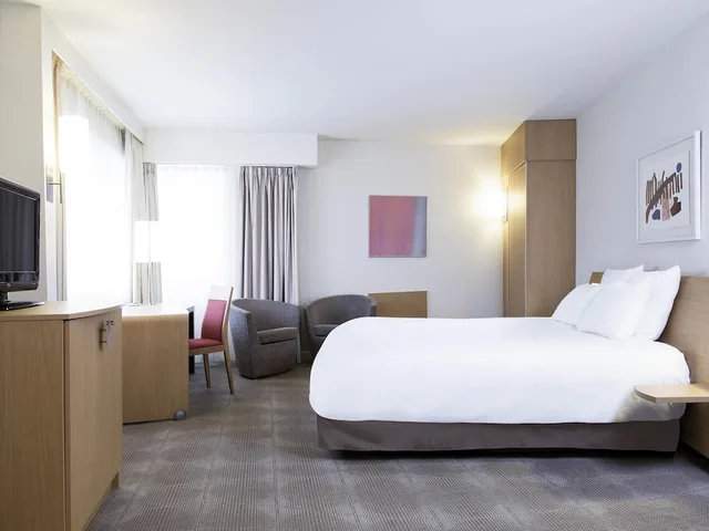 غرفة سوبيريور بسرير مزدوج مع أريكة، Novotel Gent Centrum 1/5