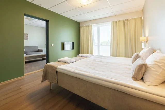 جناح بسرير كوين مع أريكة، Ruutli Spa Hotel 3/6