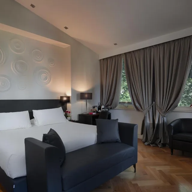 جناح جونيور، Hotel Principe Torlonia 9/10