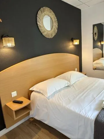 غرفة ثلاثية، HOTEL DE LYON 5/10