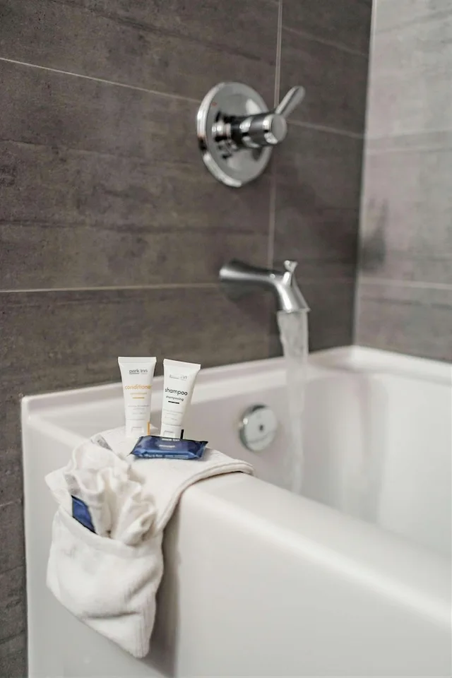 غرفة بسرير كوين، Park Inn By Radisson Edmonton Airport 5/5