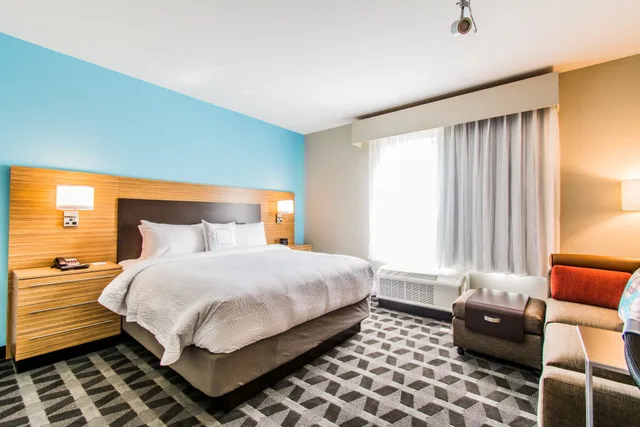 استوديو بسرير كينج مع أريكة لذوي الإعاقة، TownePlace Suites Evansville Newburgh 5/10