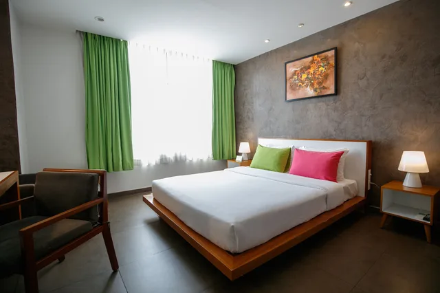 Deluxe, Triple, 1 Double and 1 Single Bed, City View, G8 Center Hotel Saigon 5/10